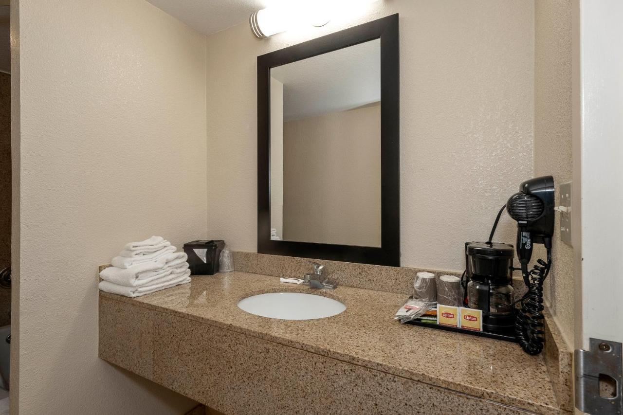 Red Roof Inn Bordentown - Mcguire Afb Dış mekan fotoğraf